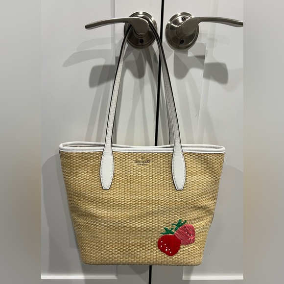 kate spade Handbags - Kate Spade Picnic in the Park Tote